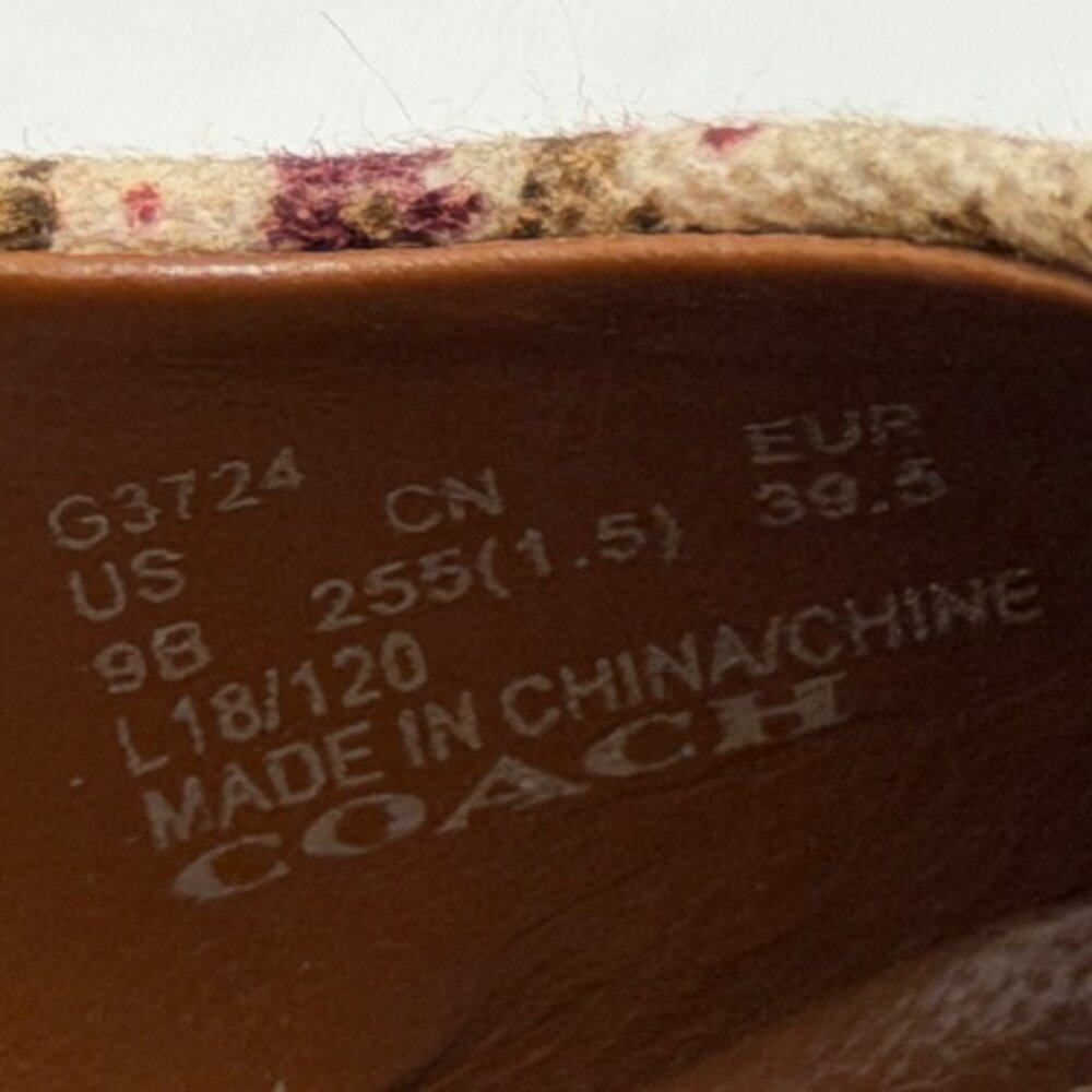 Coach Pump Shoes. Size 9B. Floral print in shades of pink and burgundy - Picture 6 of 14
